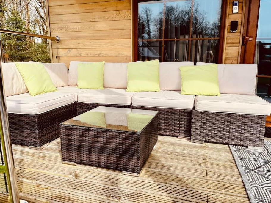 Artro Lodge Luxury 3 Bedroom, 3 Bathroom & Hot Tub 兰贝德 外观 照片